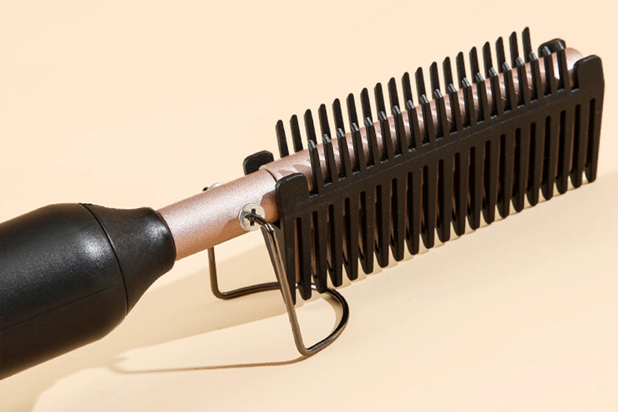 Ceramic heated straightener brush